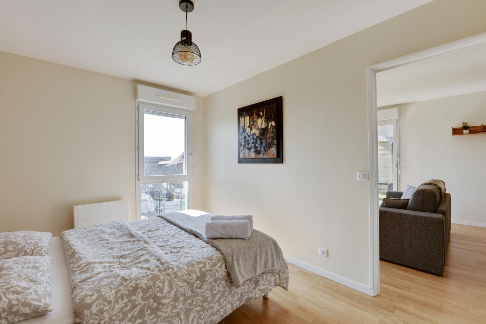 Chic Apartment With Superb View Of The Eiffel Tower Saint-Denis  Exterior photo