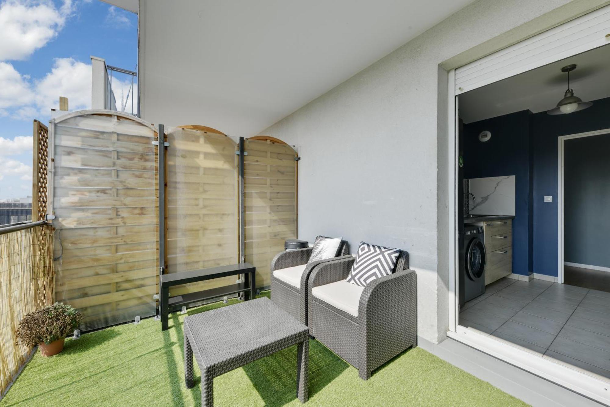 Chic Apartment With Superb View Of The Eiffel Tower Saint-Denis  Exterior photo