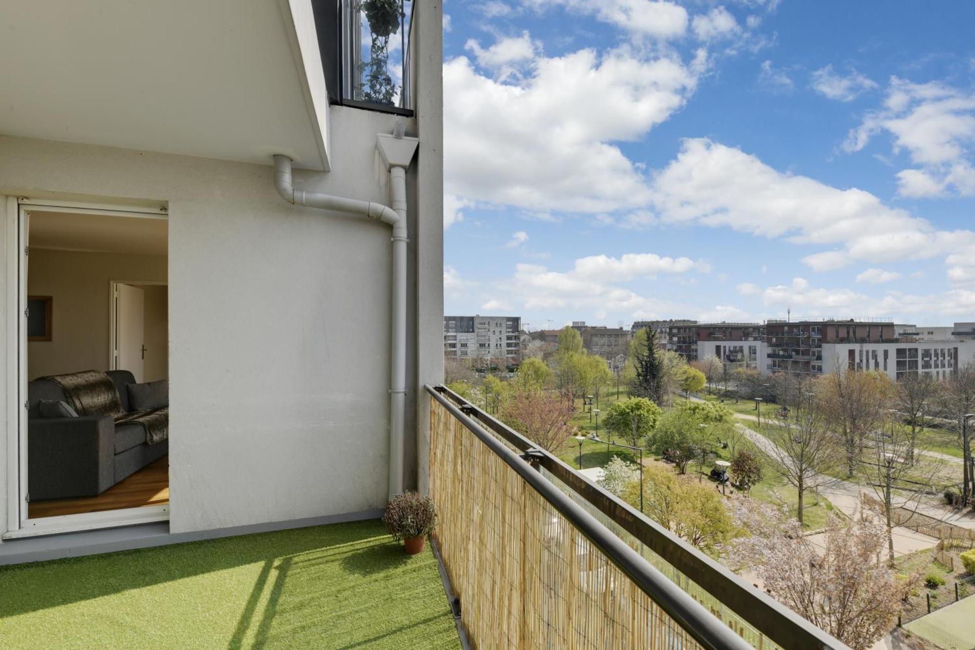 Chic Apartment With Superb View Of The Eiffel Tower Saint-Denis  Exterior photo