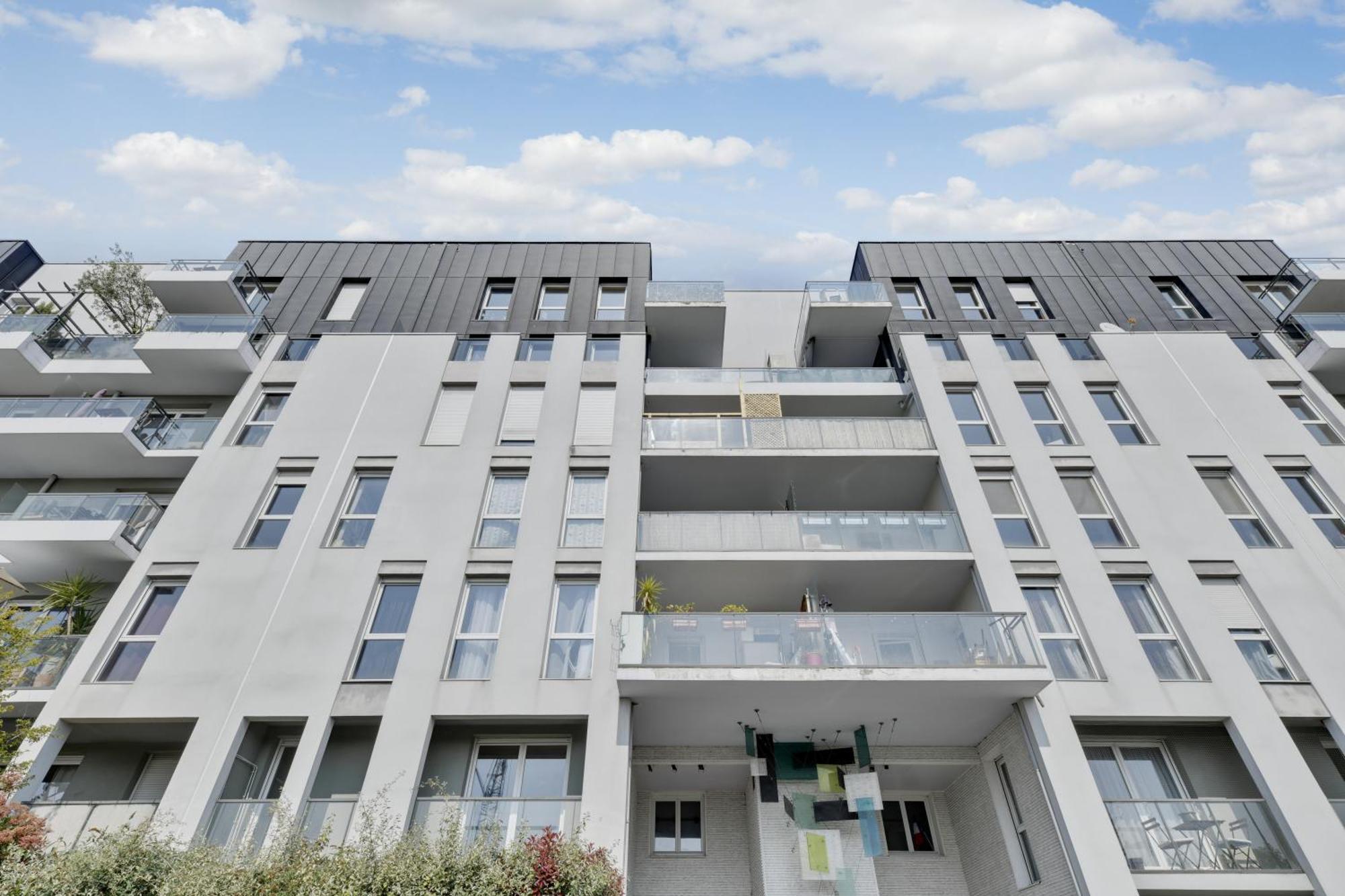 Chic Apartment With Superb View Of The Eiffel Tower Saint-Denis  Exterior photo